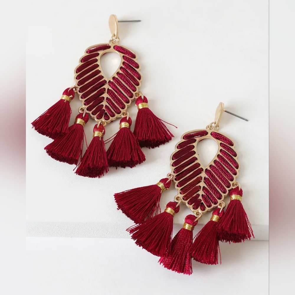 BRAND NEW LULUS earrings